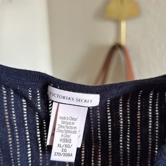 ୨୧ ･ﾟ✧ Victoria’s Secret Sleep Tank - Picture 4 of 4